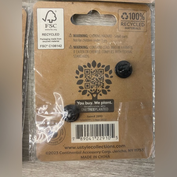 Lot Of 8 Packs Camping 2 Pins Enamel Smiley Face Camper Pennant Happy Camper - Picture 4 of 4